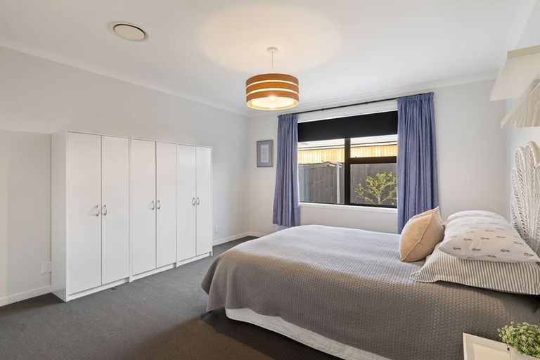 Photo of property in 58 Rodeo Drive, Kelvin Grove, Palmerston North, 4414