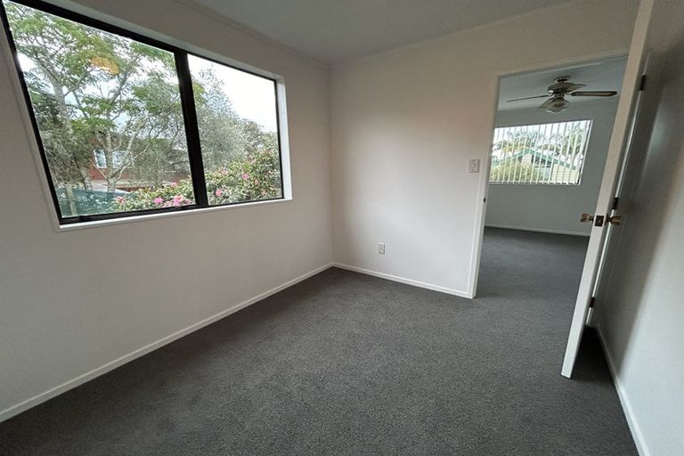 Photo of property in 14 Chablis Place, Henderson, Auckland, 0612