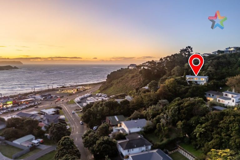 Photo of property in 15 Acheron Road, Paremata, Porirua, 5026