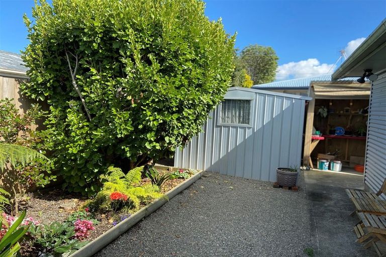 Photo of property in 2 Meadowvale Drive, Levin, 5510