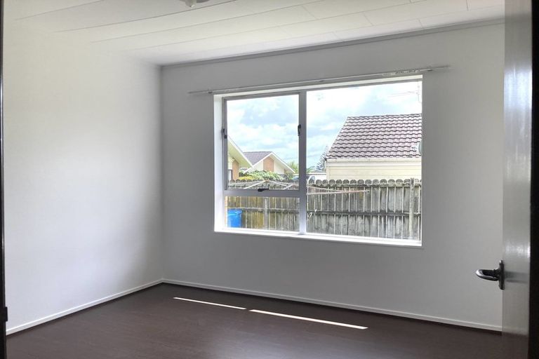 Photo of property in 1/43 Blacklock Avenue, Henderson, Auckland, 0612