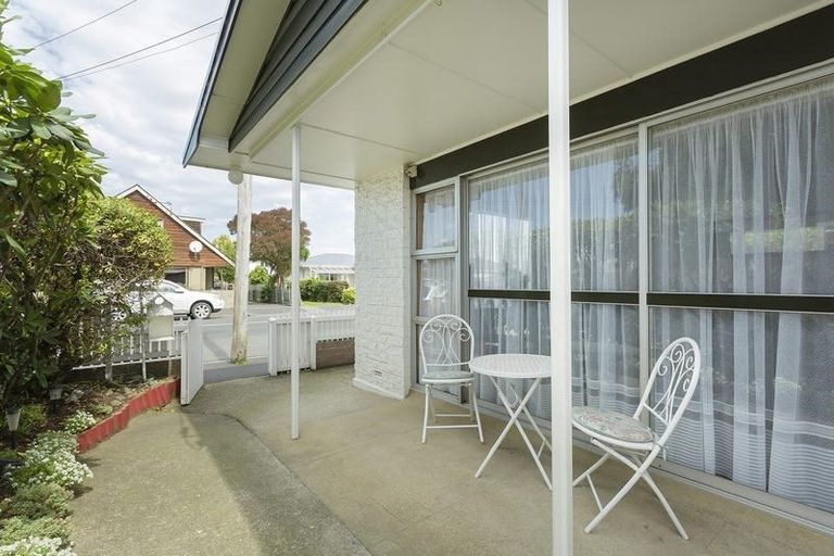Photo of property in 160 Macandrew Road, South Dunedin, Dunedin, 9012