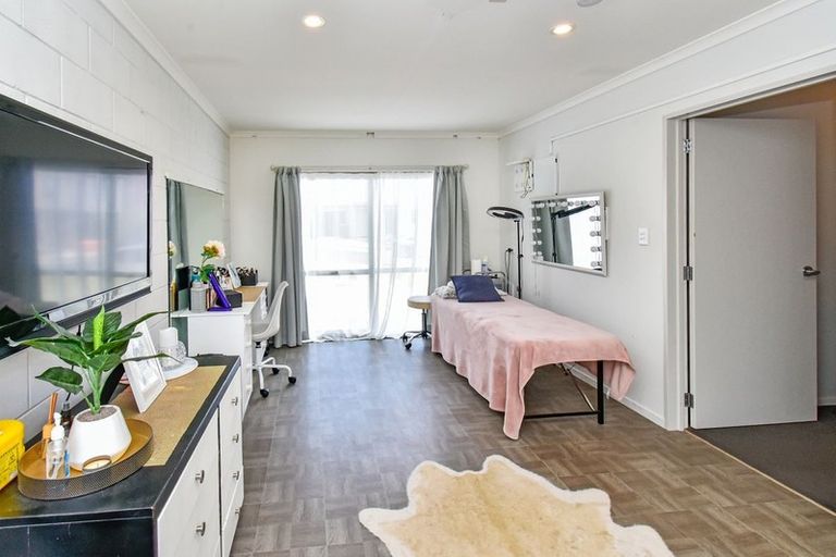 Photo of property in 6 Kohi Kai Place, Weymouth, Auckland, 2103