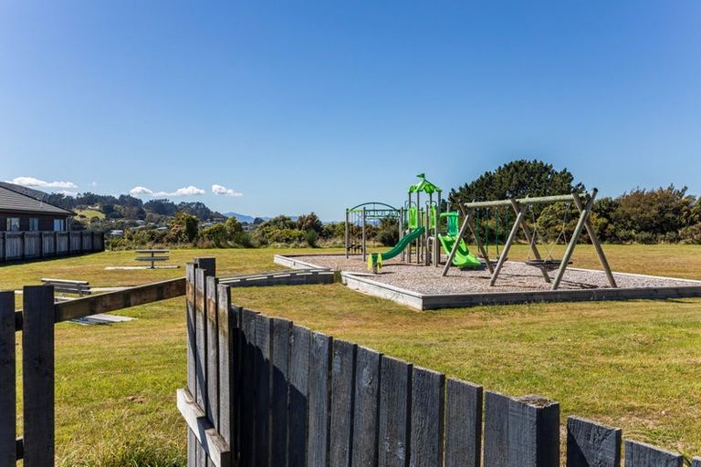 Photo of property in 23 Cypress Drive, Maungaraki, Lower Hutt, 5010