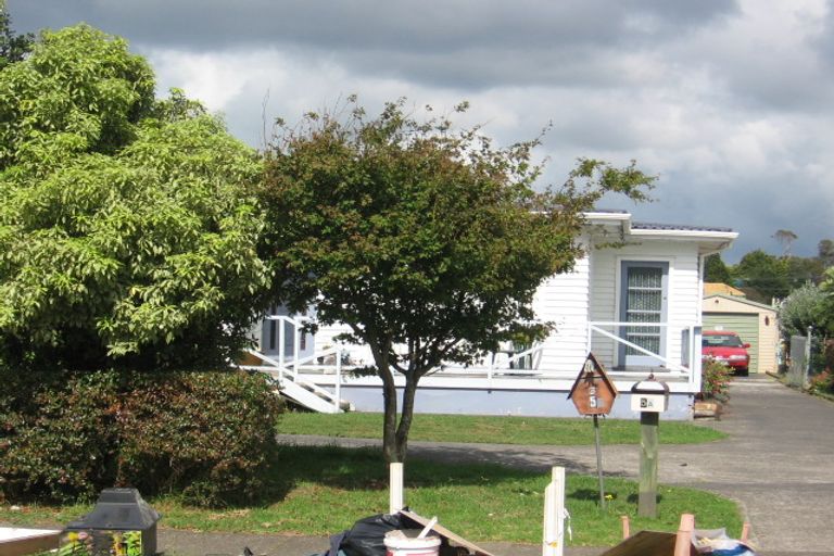 Photo of property in 5 Beaubank Road, Kelston, Auckland, 0602