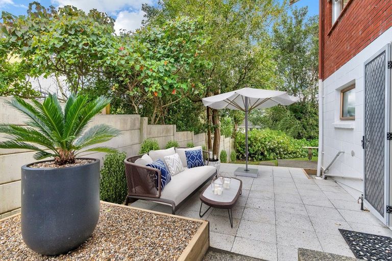 Photo of property in 1/9 Brian Avenue, Forrest Hill, Auckland, 0620