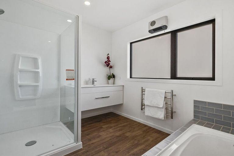 Photo of property in 9 Okahau Terrace, Warrington, 9471