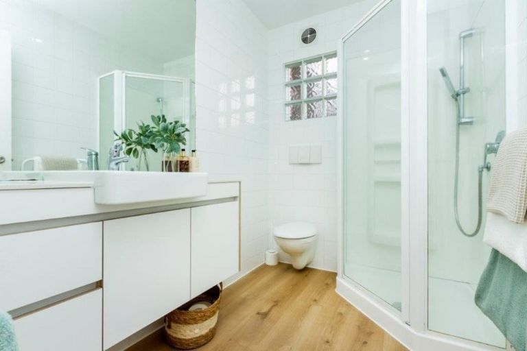 Photo of property in 1/241 Hurstmere Road, Takapuna, Auckland, 0622