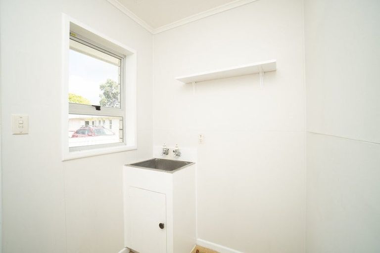 Photo of property in 3 Seddon Street, Takaro, Palmerston North, 4412