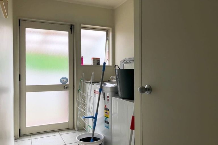 Photo of property in 19a Finlow Drive, Te Atatu South, Auckland, 0610