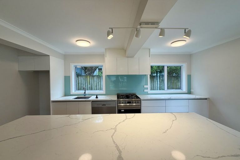 Photo of property in 2/38 Tramway Road, Beach Haven, Auckland, 0626