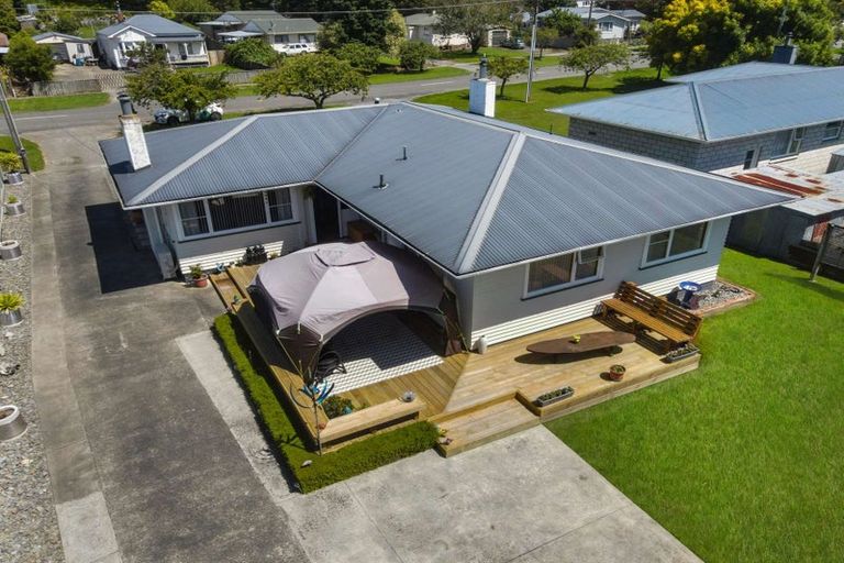Photo of property in 16 Ongo Road, Hunterville, 4730
