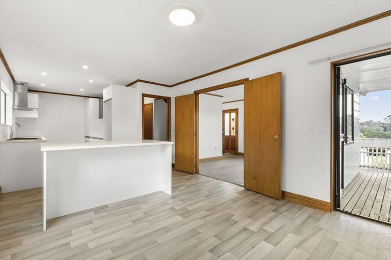 Photo of property in 1 Francis Curtis Avenue, Blockhouse Bay, Auckland, 0600