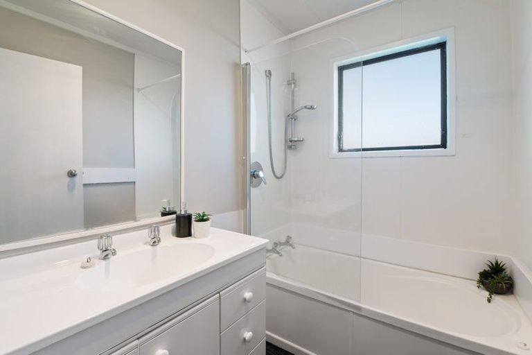 Photo of property in 9b Mount View Drive, Mangakakahi, Rotorua, 3015