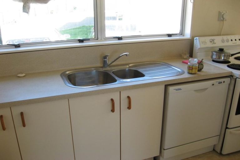 Photo of property in 10 Colenso Place, Otaki Beach, Otaki, 5512