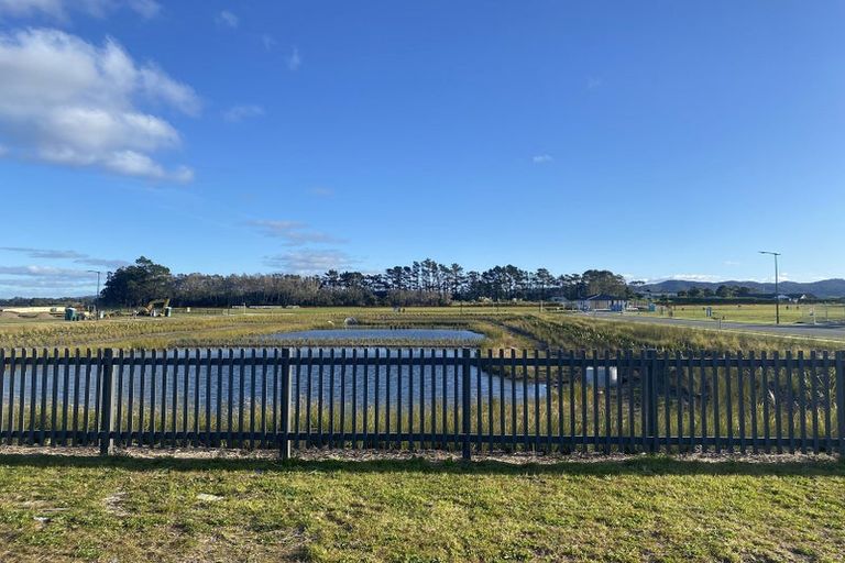 Photo of property in 27 Te Piriti Road, One Tree Point, 0118