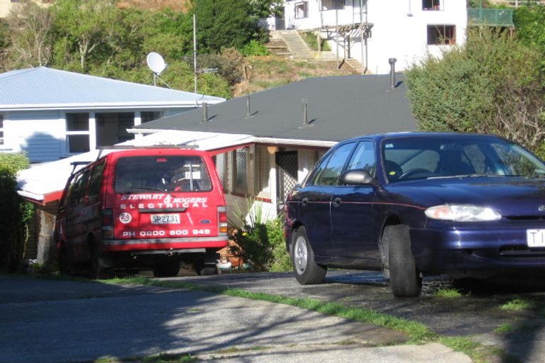 Photo of property in 5 Christopher Way, Paparangi, Wellington, 6037