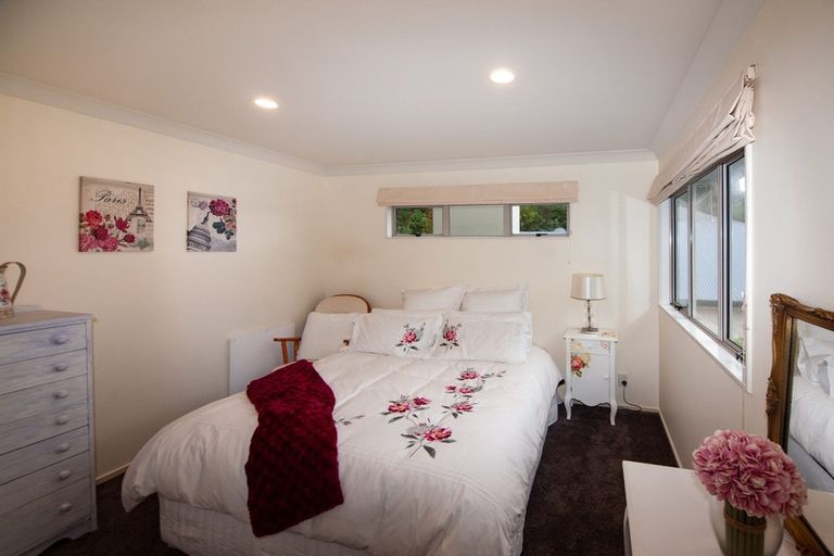 Photo of property in 10a Chippenham Grove, Churton Park, Wellington, 6037