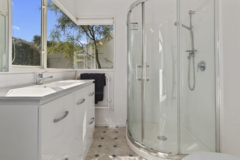 Photo of property in 10 Ashwood Grove, Omokoroa, 3114