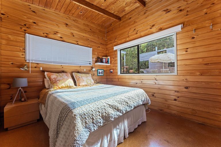 Photo of property in 9 Ferndale Avenue, Leigh, 0985