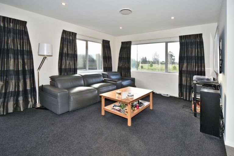 Photo of property in 12 Dunlops Crescent, Marshland, Christchurch, 8083