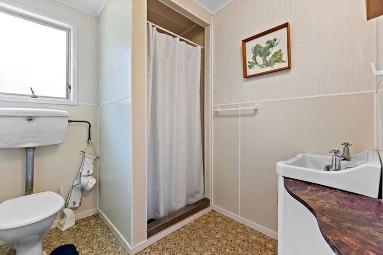 Photo of property in 198 Tasman Street, Opunake, 4616