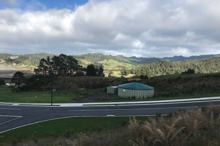 Photo of property in 18 Azimuth Road, Tairua, 3508