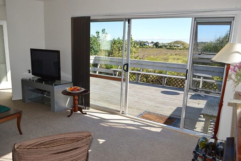 Photo of property in 2b Mahoe Street, Otaki Beach, Otaki, 5512