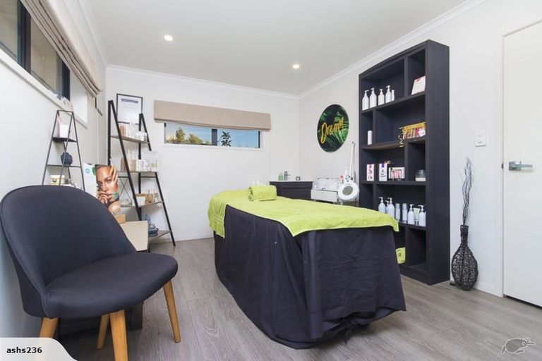 Photo of property in 4 Armstrong Way, Waiuku, 2123