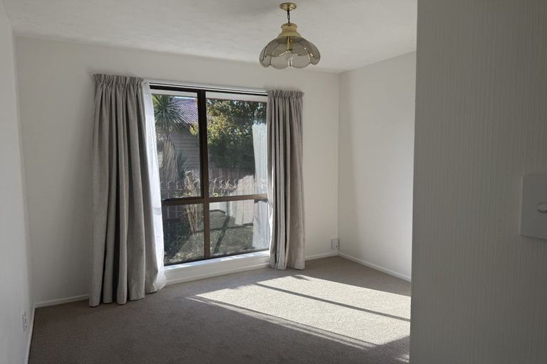 Photo of property in 20 Taupata Street, Redcliffs, Christchurch, 8081