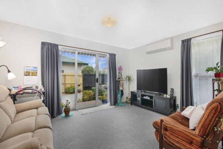 Photo of property in 1/11 Chipping Lane, Redwood, Christchurch, 8051