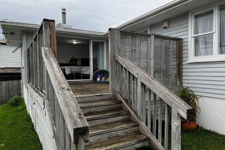 Photo of property in 41b Vera Road, Te Atatu South, Auckland, 0610