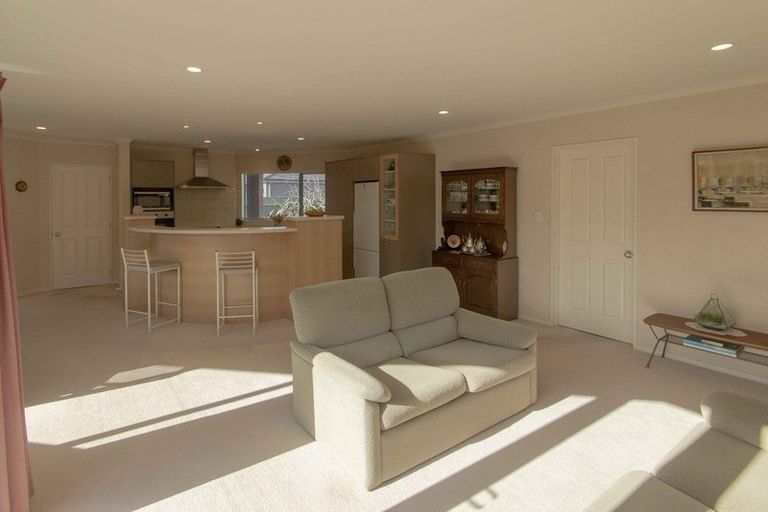 Photo of property in 7 Thode Place, Greenmeadows, Napier, 4112