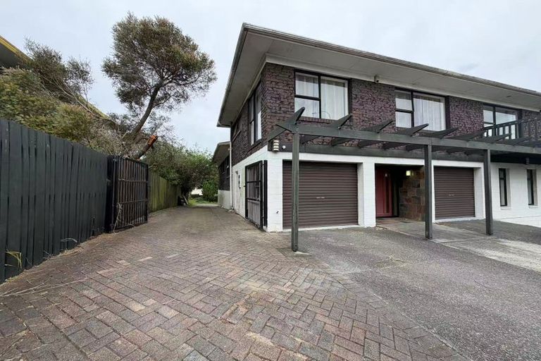 Photo of property in 121 Redoubt Road, Goodwood Heights, Auckland, 2105