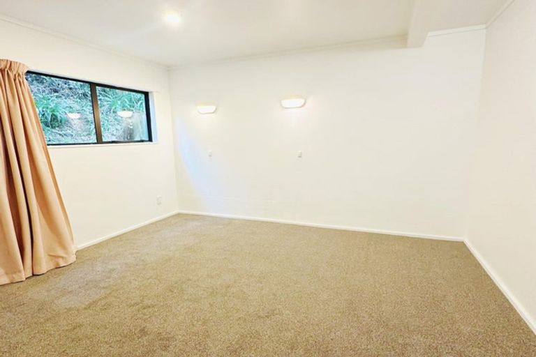 Photo of property in 33 Hindmarsh Street, Johnsonville, Wellington, 6037