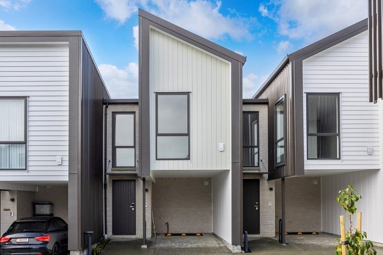 Photo of property in 4/32b Westgate Drive, Massey, Auckland, 0614