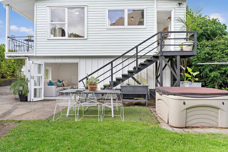 Photo of property in 17 Hillcrest Grove, Hillpark, Auckland, 2102