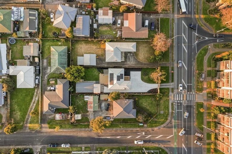 Photo of property in 37 Mckenzie Road, Mangere Bridge, Auckland, 2022