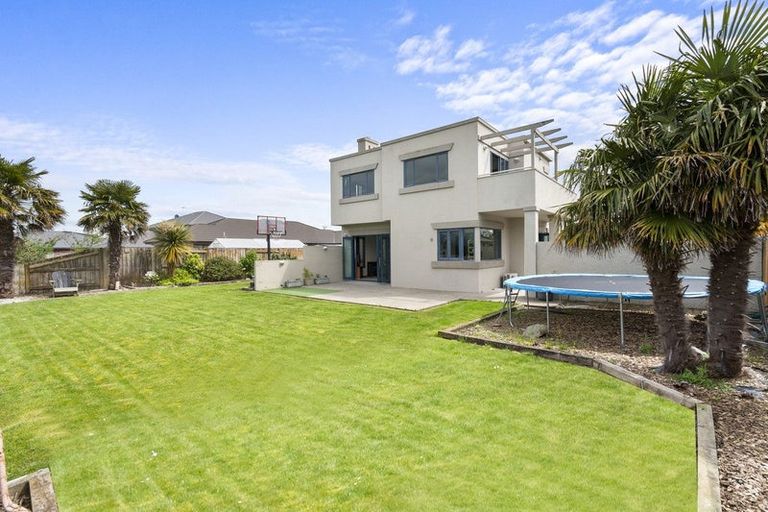 Photo of property in 55 Royal Oak Drive, Kelvin Grove, Palmerston North, 4414