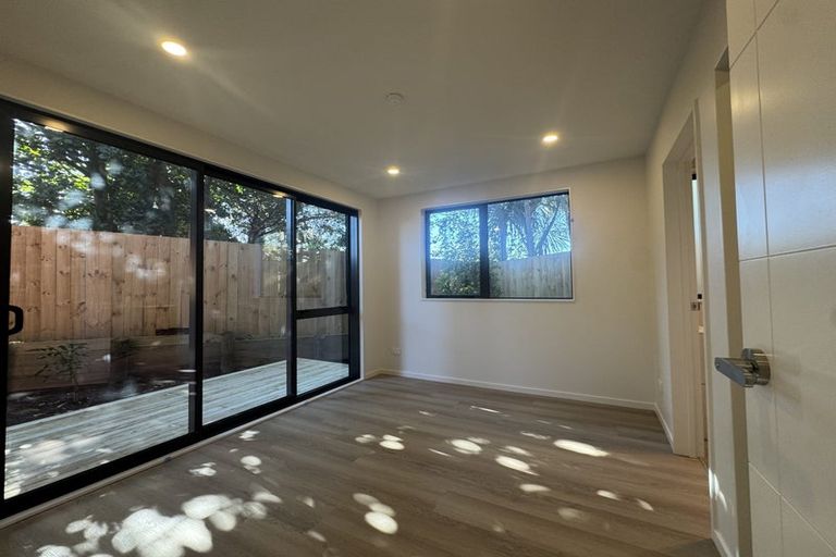 Photo of property in 11 Pipitea Place, Massey, Auckland, 0614