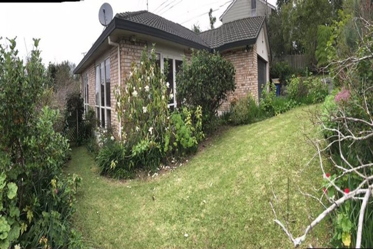 Photo of property in 104 Harmel Road, Glendene, Auckland, 0602