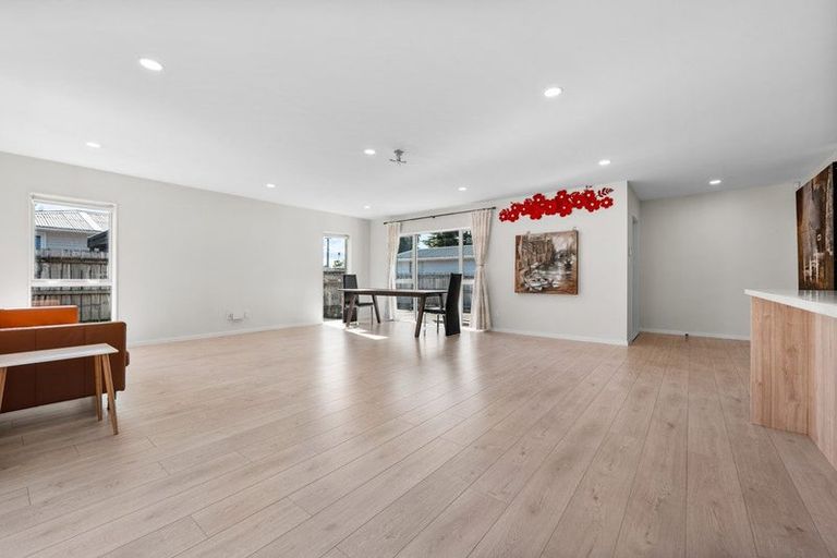 Photo of property in 25a Larnoch Road, Henderson, Auckland, 0610