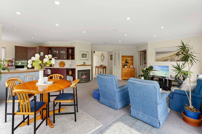 Photo of property in 166 Milne Drive, Paraparaumu, 5032