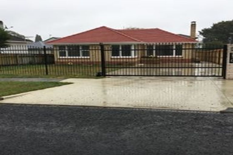 Photo of property in 39 Earlsworth Road, Mangere East, Auckland, 2024