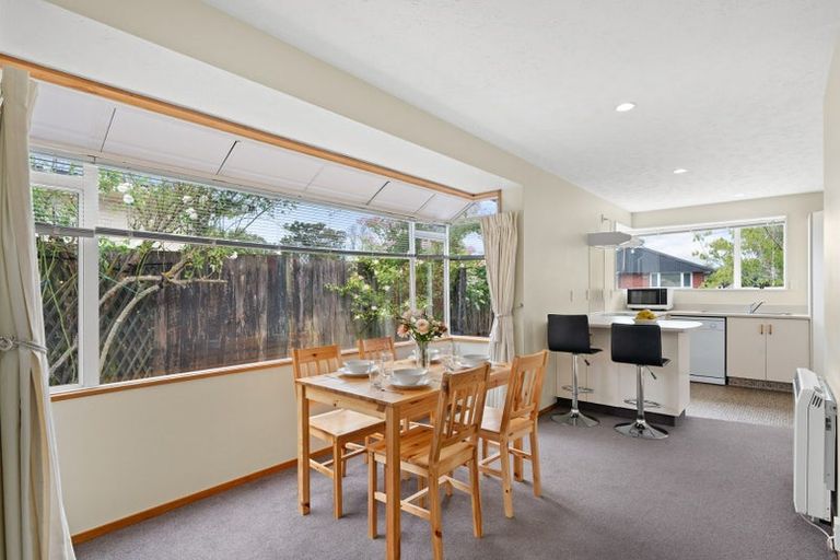 Photo of property in 1 Ilfracombe Place, Burnside, Christchurch, 8053