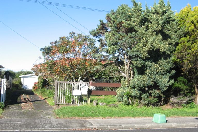 Photo of property in 2 Surrey Street, Manurewa, Auckland, 2102