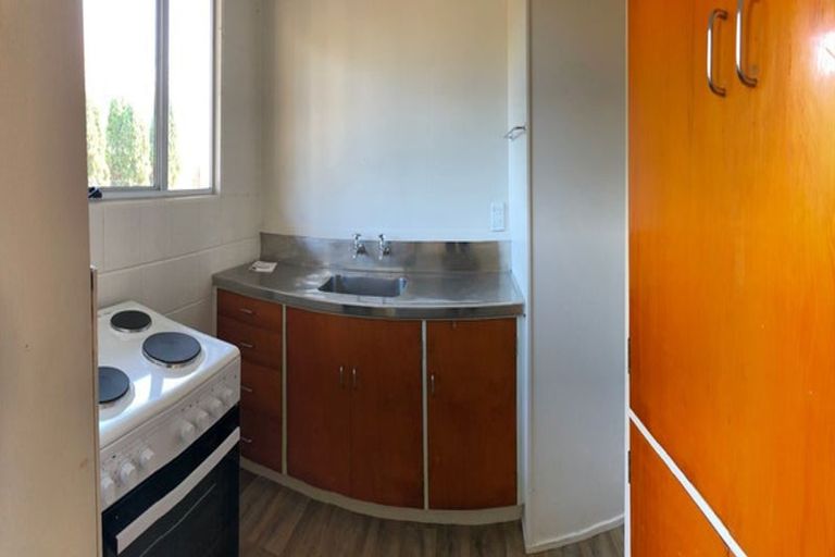 Photo of property in 2/21a Landscape Road, Papatoetoe, Auckland, 2025