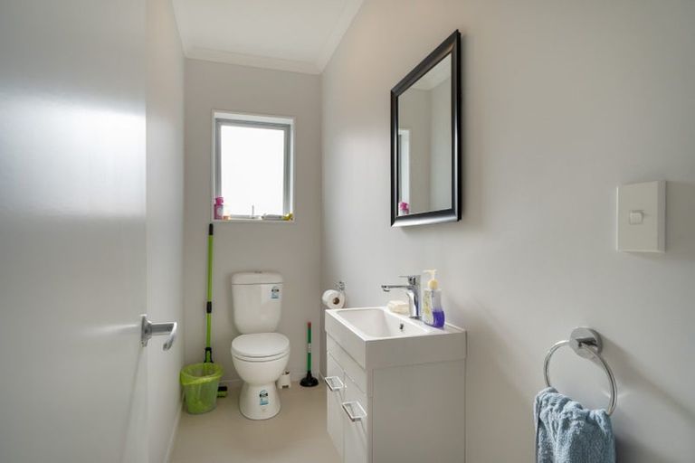 Photo of property in 71 Grenada Drive, Grenada Village, Wellington, 6037