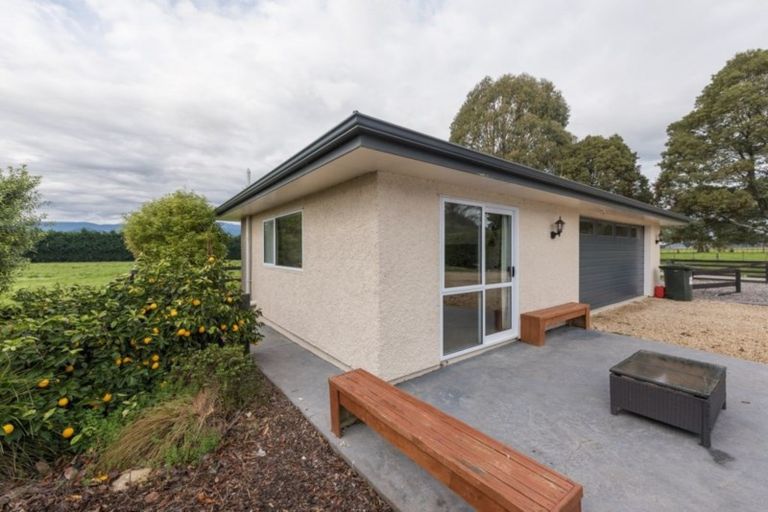 Photo of property in 131 Teapot Valley Road, Brightwater, 7091