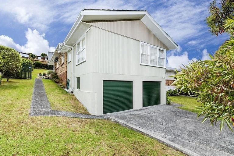 Photo of property in 73 Lynden Avenue, Hillcrest, Auckland, 0627
